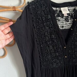 Knox rose lace dress. Size large